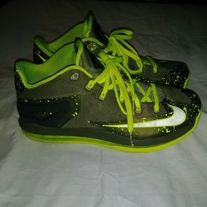 Nike Max LeBron XI Low Volt